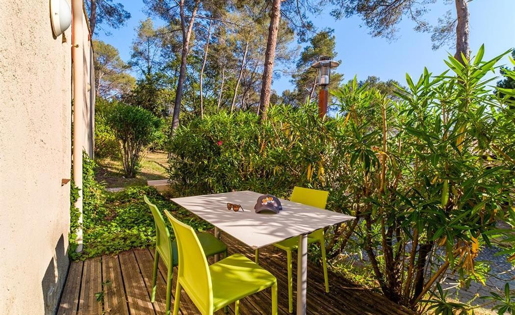 Belambra Clubs La Colle-Sur-Loup - Les Terrasses De Saint-Paul De Vence Otel Oda fotoğraf